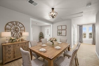 Building Photo - 402 Twin Elm Dr