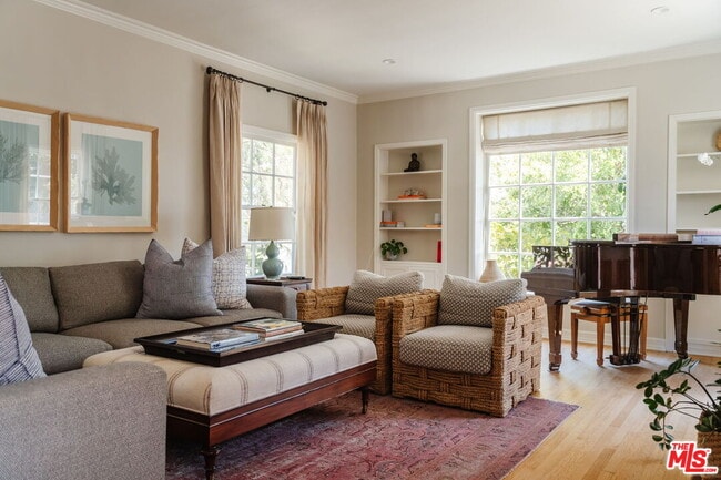 Building Photo - 231 S Thurston Ave