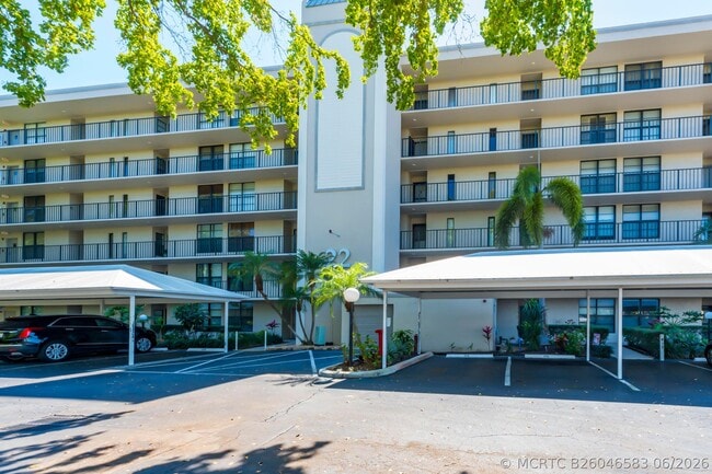 Building Photo - 22 Royal Palm Way