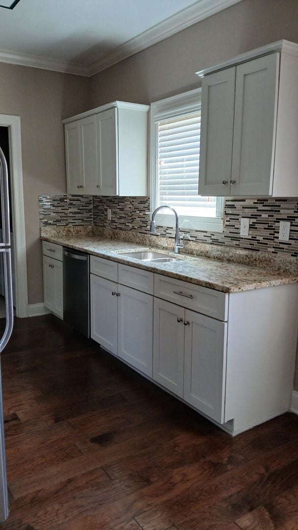 Building Photo - 4 Bedroom/4.5 Bath