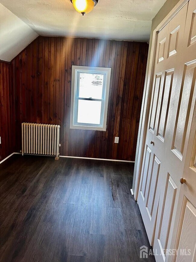 Building Photo - 483 East Ave