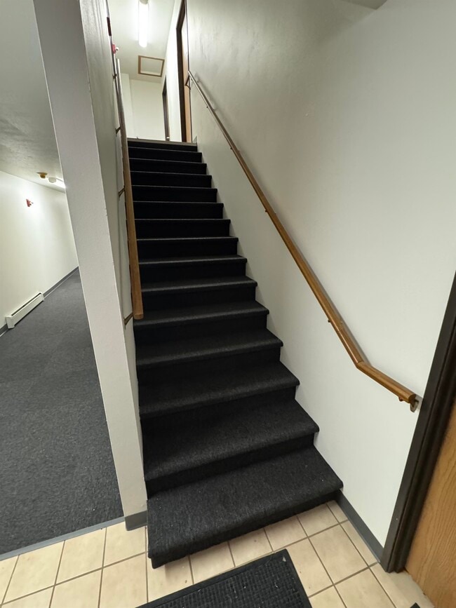 Building Photo - 417 Lotus St