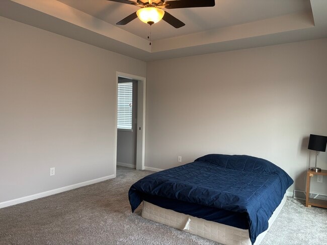 Building Photo - 631 Hillcrest Dr