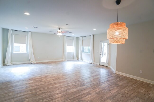 Building Photo - 9312 Margaret Jewel Ln