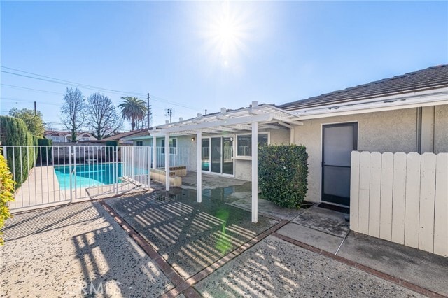 Building Photo - 157 Christina St