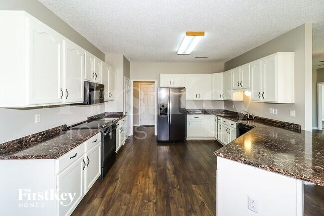 Building Photo - 7740 Shadow Bend Ln