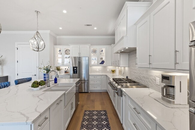 Building Photo - Welcome to Revery Point — where lakefront ...