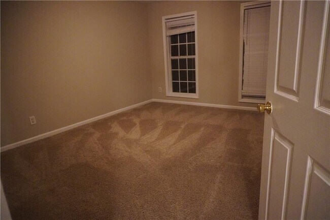 Building Photo - 840 Paper Creek Dr SE