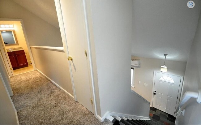 Building Photo - 1700 Farmington Ave