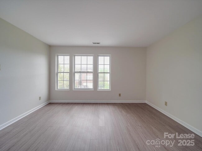 Building Photo - 3227 Deshler Morris Ln
