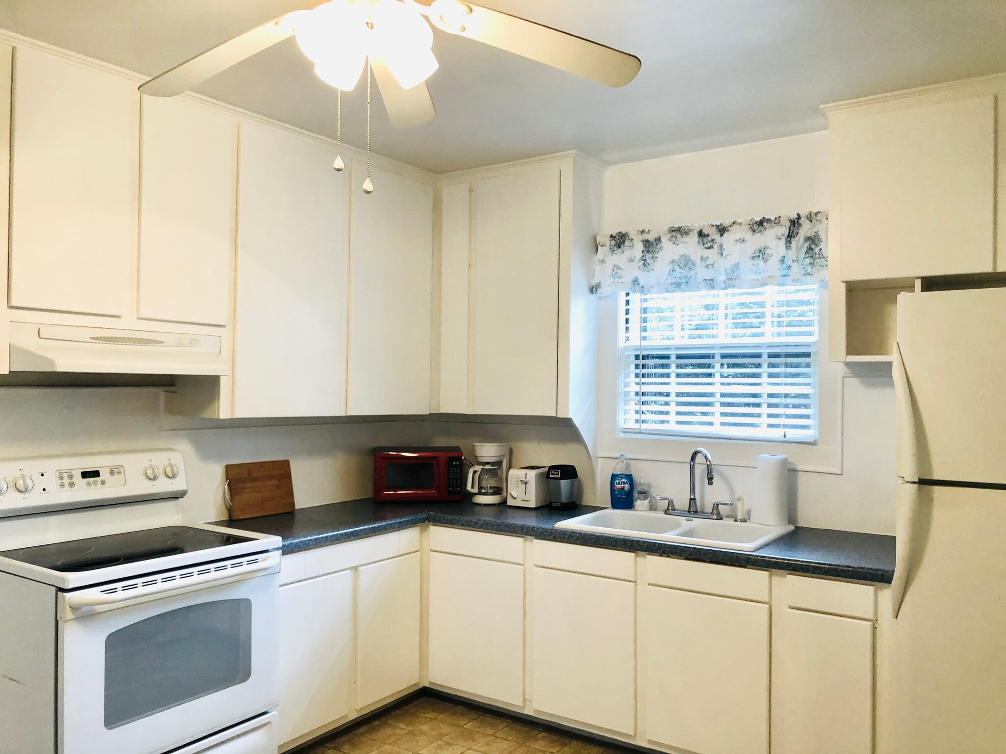 Building Photo - 118 Sebrell Ave