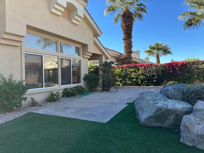 Building Photo - 78284 Rainbow Dr
