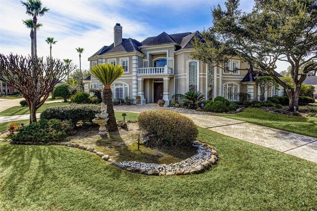 Building Photo - 13703 Lakeshore Way Cove