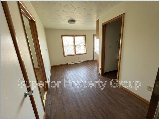 Building Photo - 437 W Mill St