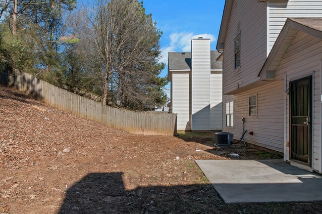 Building Photo - 2921 Russ Ln