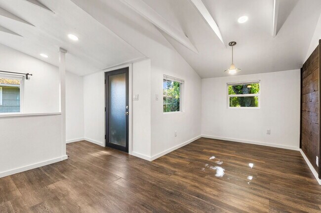 Building Photo - 220 SE 157th Ave