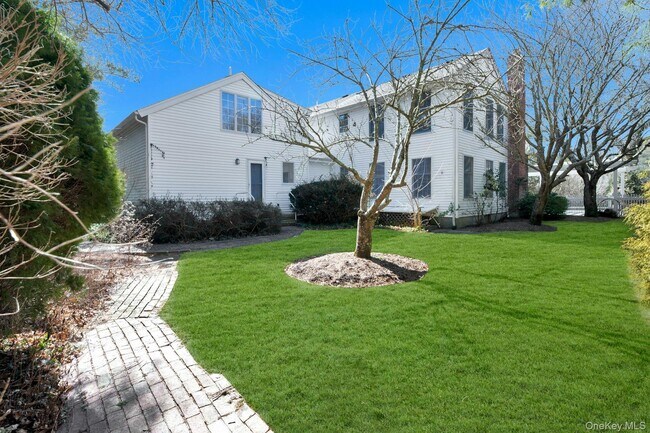 Building Photo - 94 S Country Rd