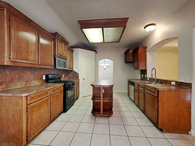Building Photo - No Application Fees* $500.00 off 1st month...