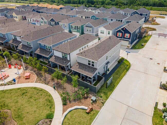 Building Photo - 614 Seabreeze Dr