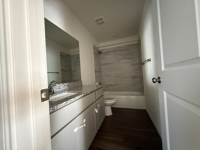 Building Photo - 5903 Betty Lou Dr