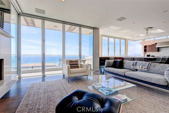 Building Photo - 3208 Ocean Dr