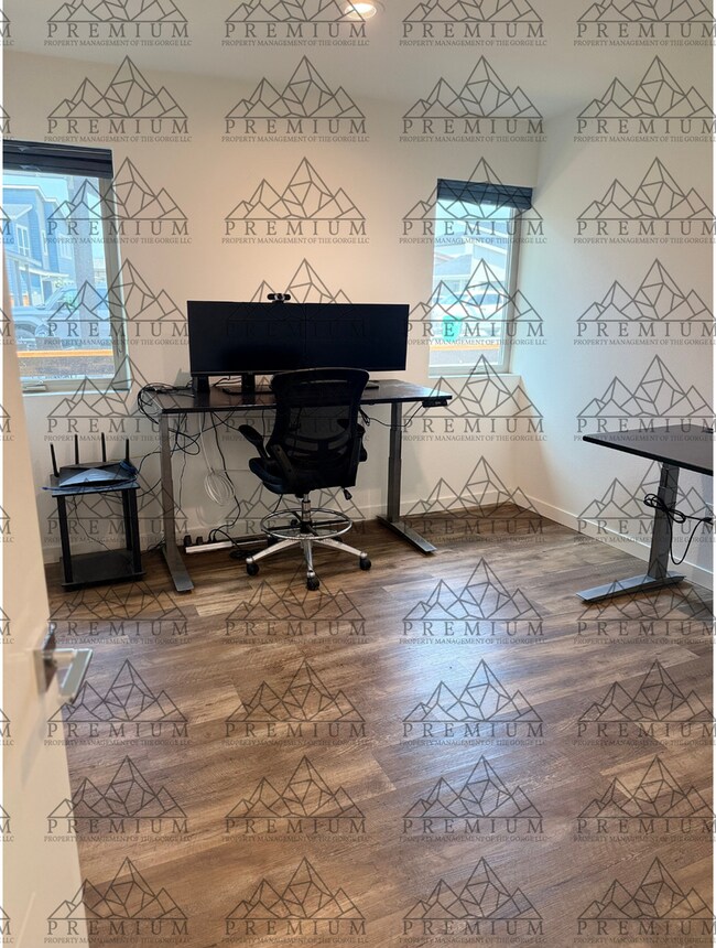 Building Photo - 3 BED 2 BATH FULLY FURNISHED HOME!!!