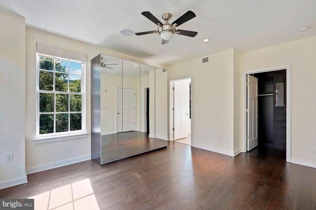 Building Photo - 1610 N Queen St