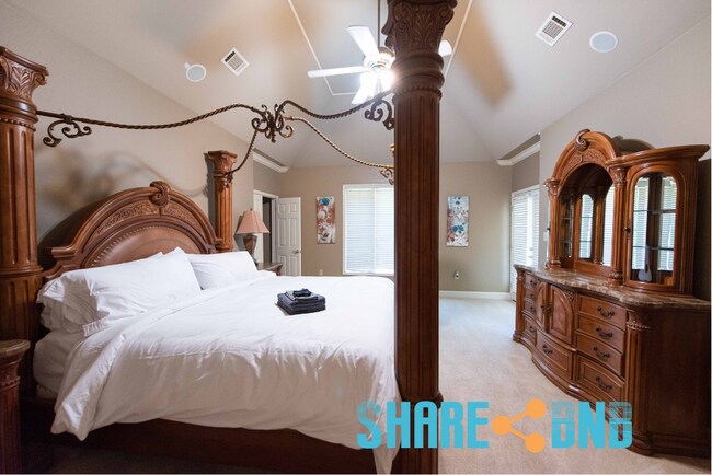 Building Photo - 48 Dartmouth Dr