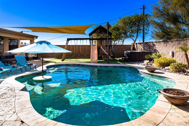 Building Photo - 820 Avalon Ave