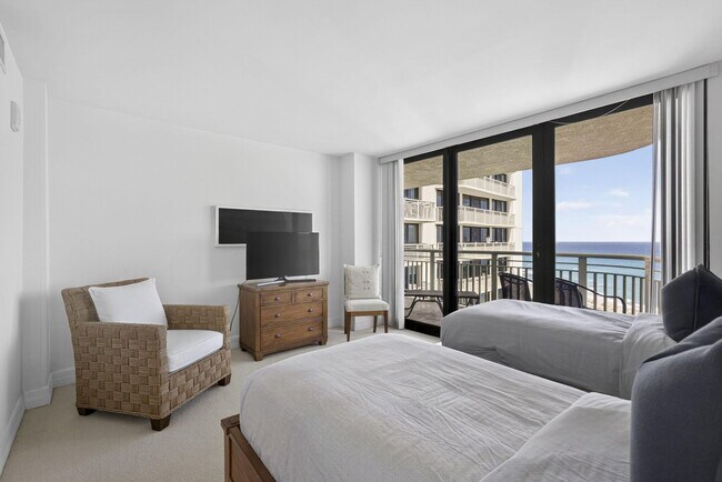 Building Photo - 3000 N Ocean Dr