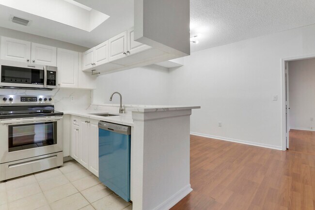 Building Photo - 2809 Amalei Dr