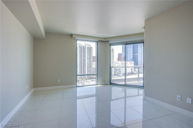 Building Photo - 222 Karen Ave