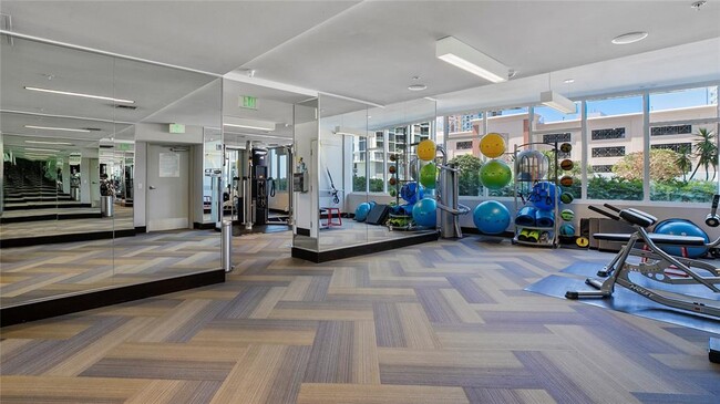 Building Photo - 175 1st St S