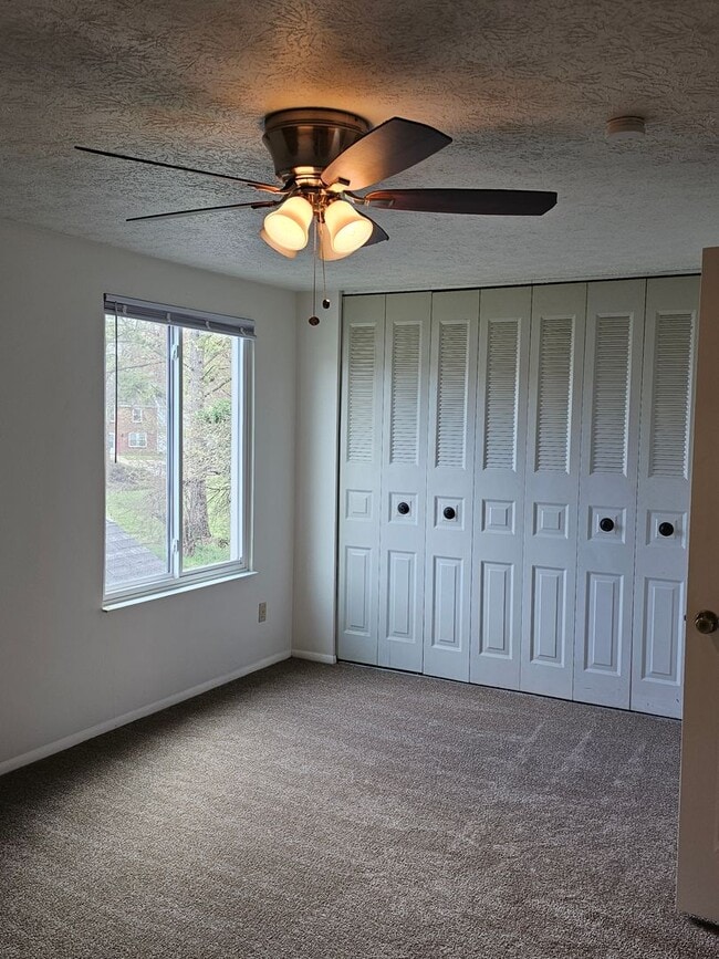 Building Photo - 1337 Vanasse Ct