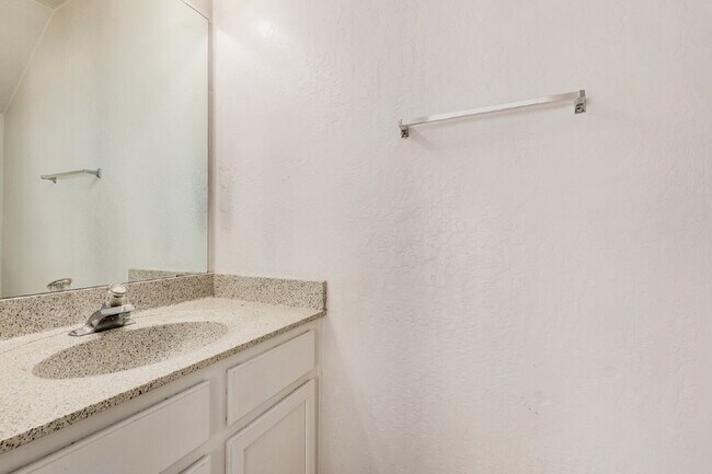 Building Photo - 3 bed 2.5 bath Single Family Home - Union ...