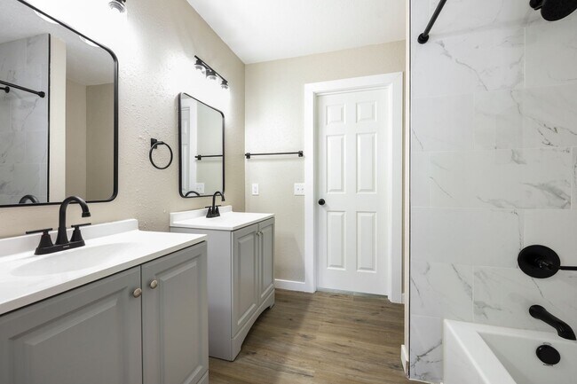 Building Photo - 2829 SE 90th Pl
