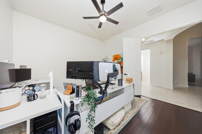 Building Photo - 6570 S Bogle Ave