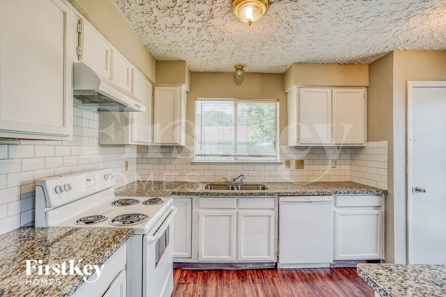 Building Photo - 15706 Tammany Ln