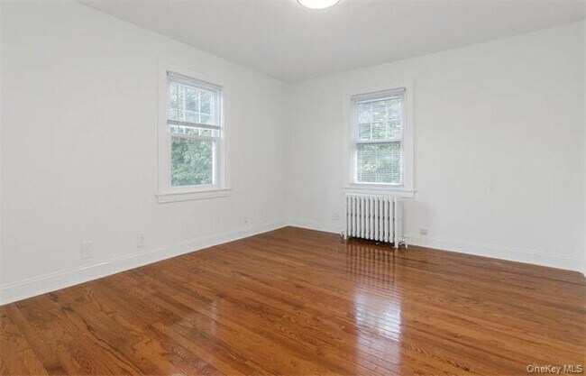 Building Photo - 11 Floyd Pl