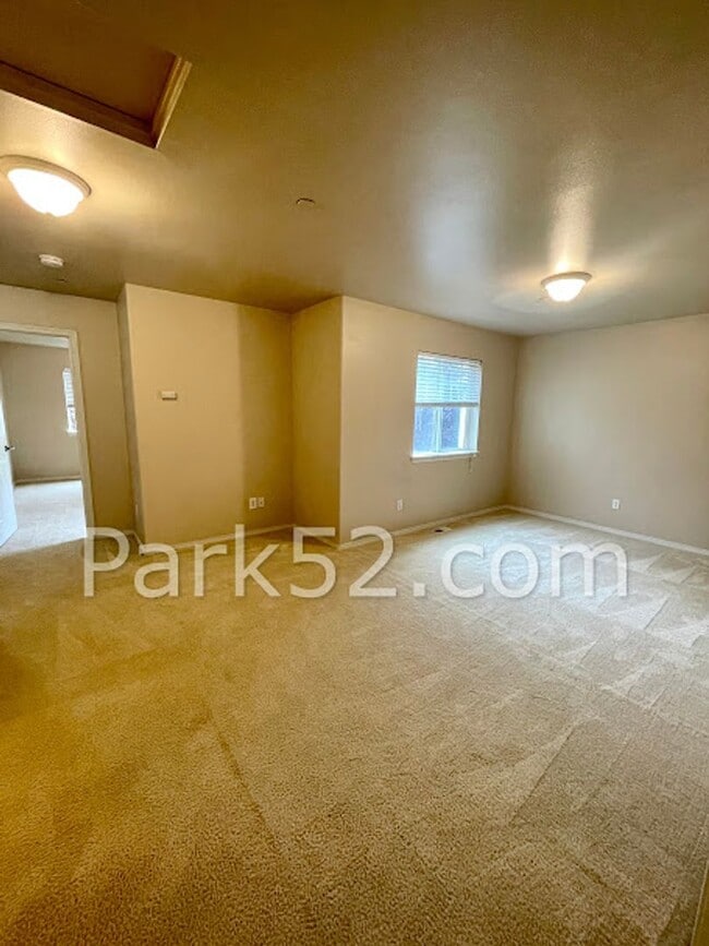 Building Photo - Dog Friendly - 3 Bedroom DuPont Single Fam...