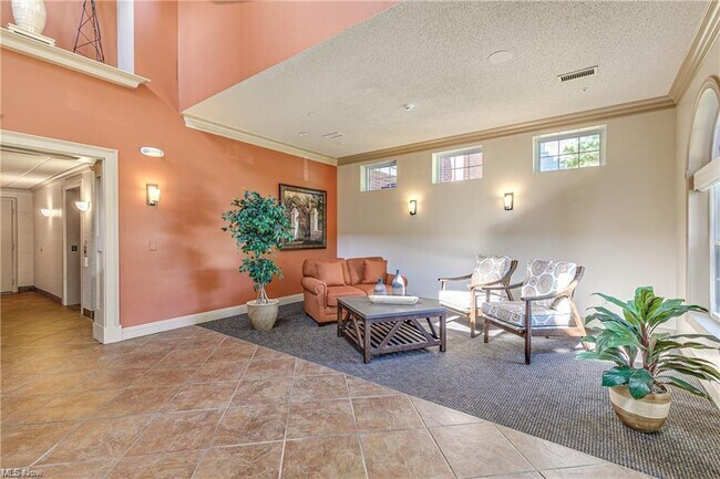 Building Photo - 240 Fox Hollow Dr
