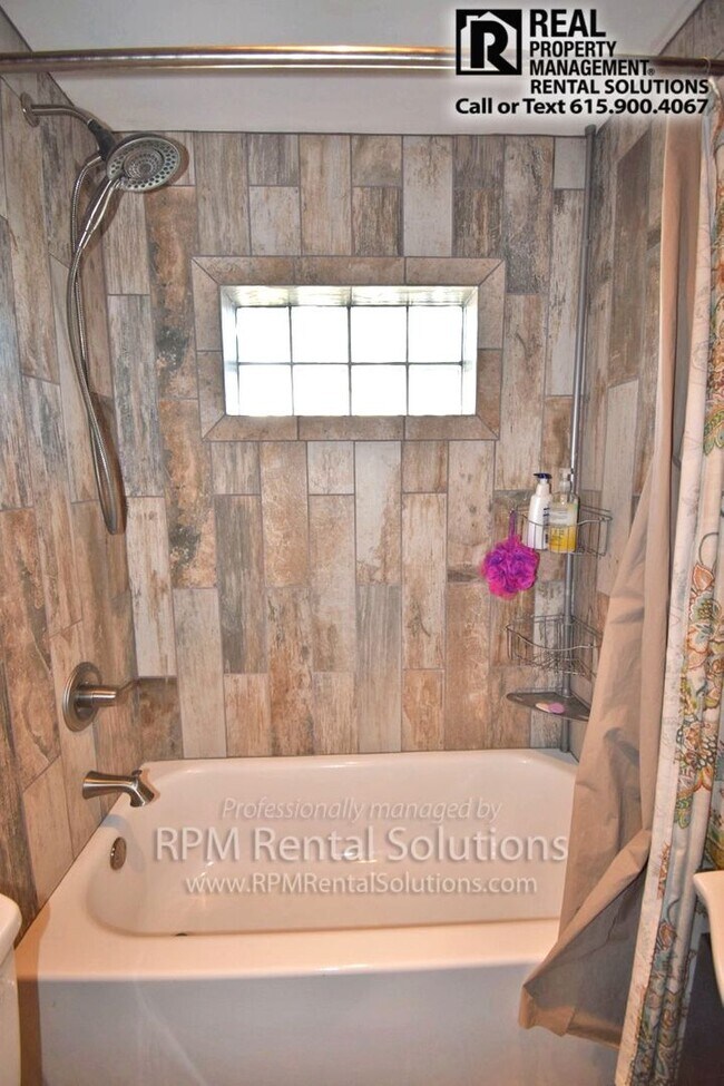 Building Photo - 3BR/2BA one level, carport+detached garage/workshop, washer/dryer included, on 1.6 acres in M'boro!