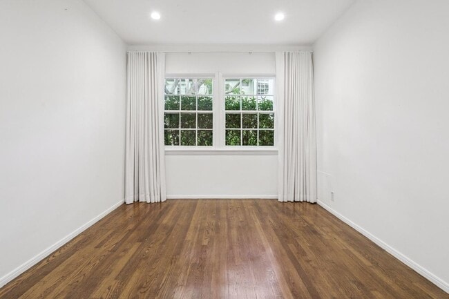 Building Photo - 1032 19th St