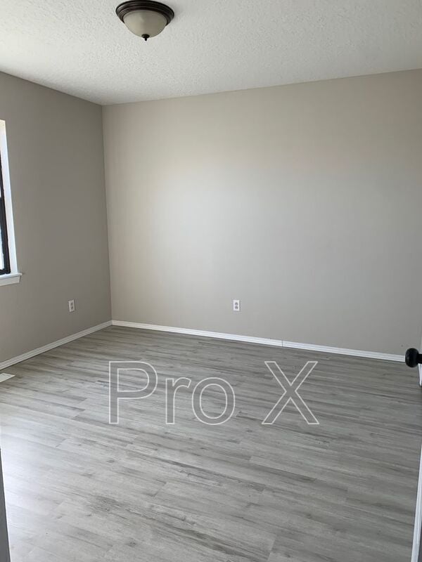 Building Photo - 3802 College View Dr