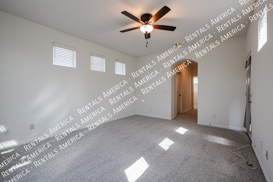 Building Photo - 123 N Washington St