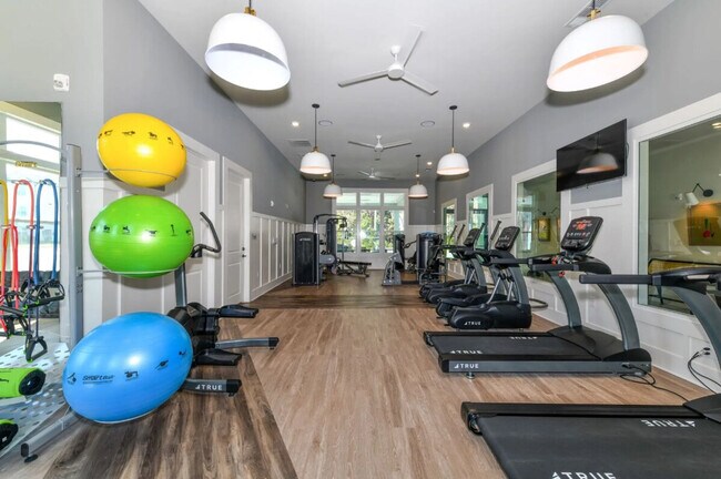 Building Photo - 8355 Coventry Ct