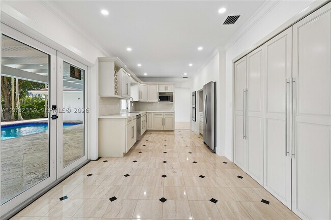 Building Photo - 9365 SW 142nd St