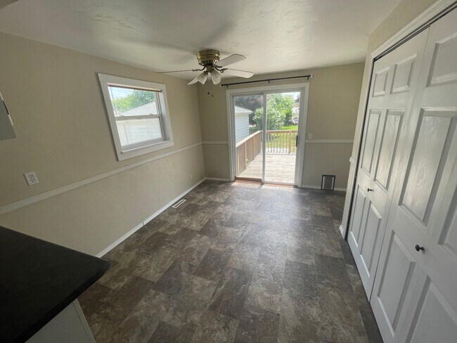 Building Photo - 2 Bed 1 Bath Single Family Home