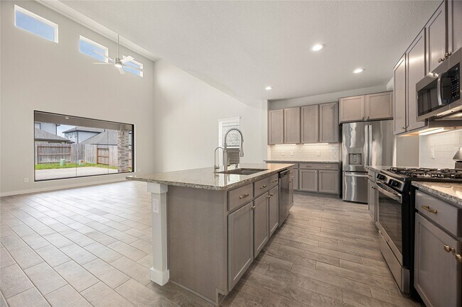 Building Photo - 27118 Peaceful Cv Dr