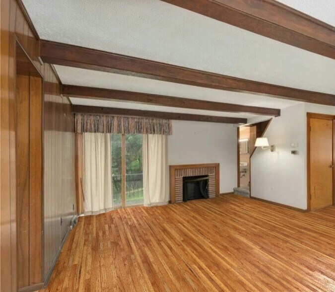 Building Photo - 2555 Cole Rd